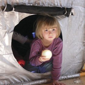 Colț întunecat - cameră senzorială mobilă