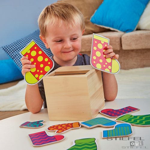 Șosete și mănuși pereche, cu depozitor