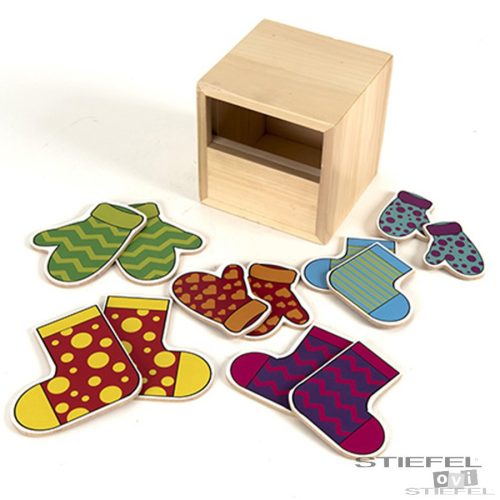 Șosete și mănuși pereche, cu depozitor