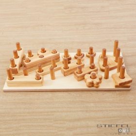 Tava uriașă de construcție și ambalare