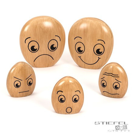 Emoțiile familiei de pietricele din lemn