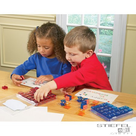 Ștampile cu majuscule (în engleză)