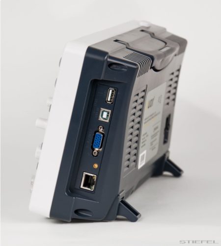 Osciloscop digital cu două canale, 30 MHz, VGA