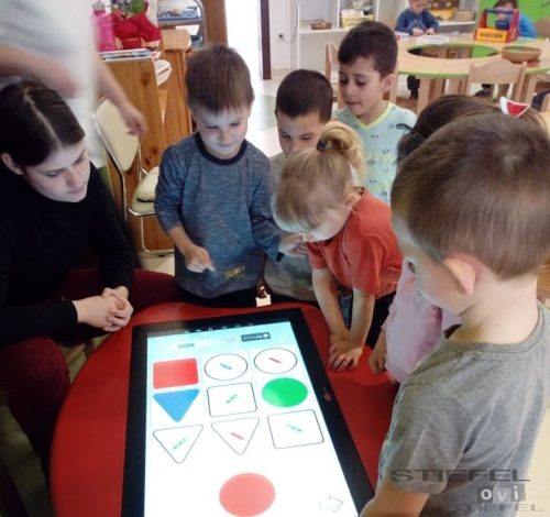 Masă interactivă 32 "